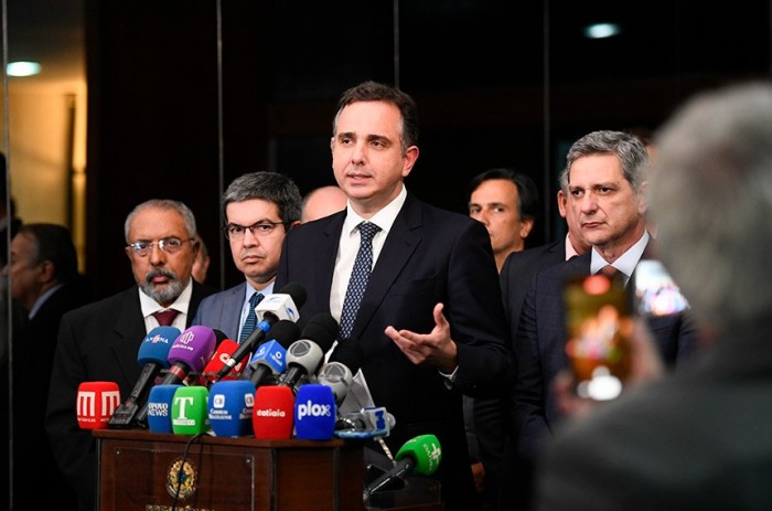 Pacheco recebe de centrais proposta de regulação da contribuição para sindicatos