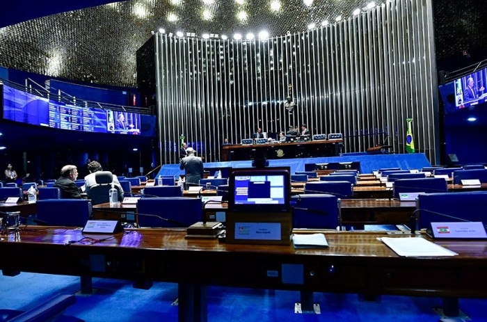 Aprovada MP que destina R$ 200 milhões para combater gripe aviária