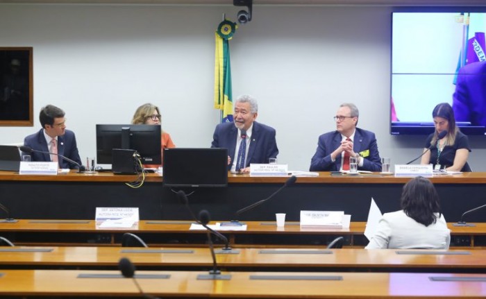 Especialistas sugerem desoneração tributária para baratear custo de remédios para doenças raras