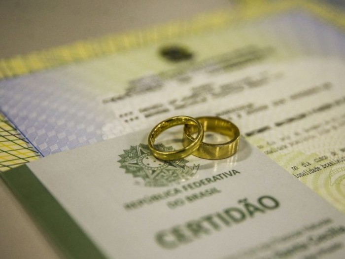 Projeto exige certidão de antecedentes criminais para habilitação de casamento