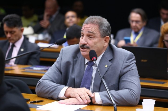 Proposta assegura matrícula na rede pública aos dependentes de policial transferido para outra cidade