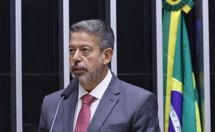 Lira condena ataques a Israel e defende o caminho do entendimento político