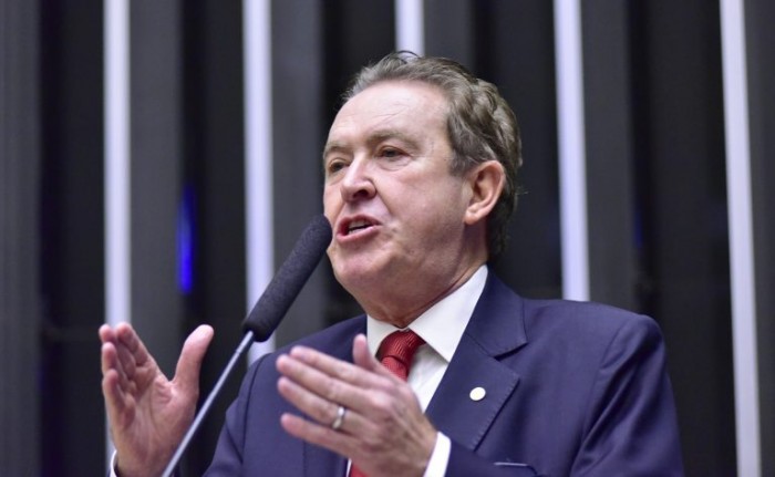 Projeto torna obrigatório alerta sobre substância tóxica em produtos destinados a grávidas