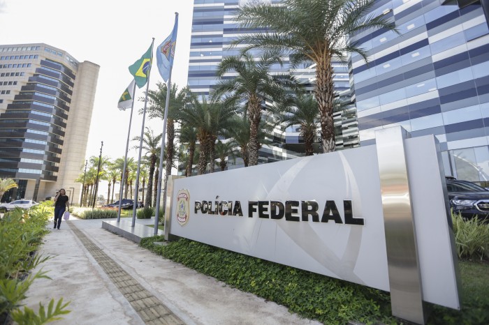 PF faz ação contra extração ilegal de areia na região serrana do Rio 