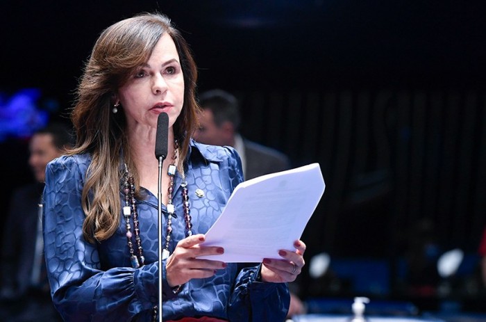 Plenário aprova preferência a serviços dos Correios; texto volta à Câmara