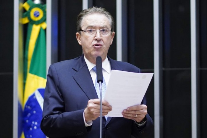 Projeto concede aos pais de crianças com deficiência o direito de conciliar suas férias com as de seus filhos