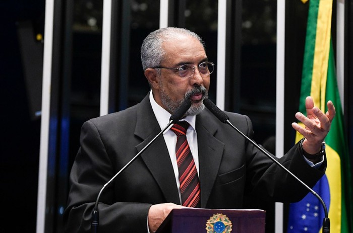 Paim destaca importância da política de cotas para acesso à educação