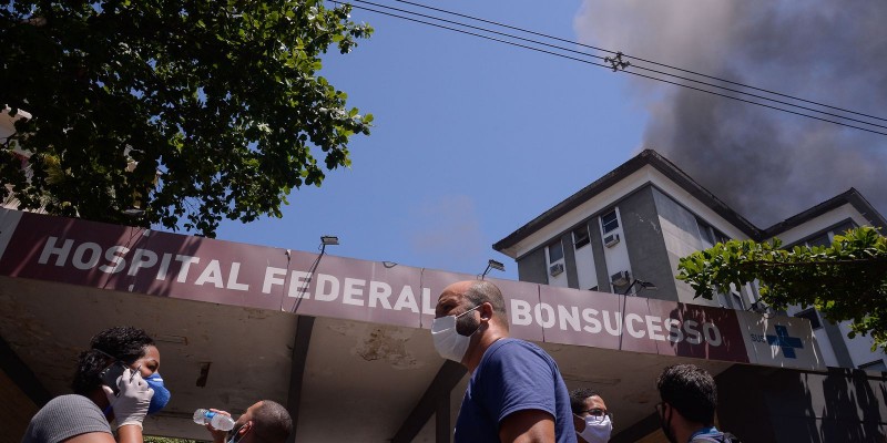 Quase um ano após incêndio, Hospital de Bonsucesso retoma serviços 