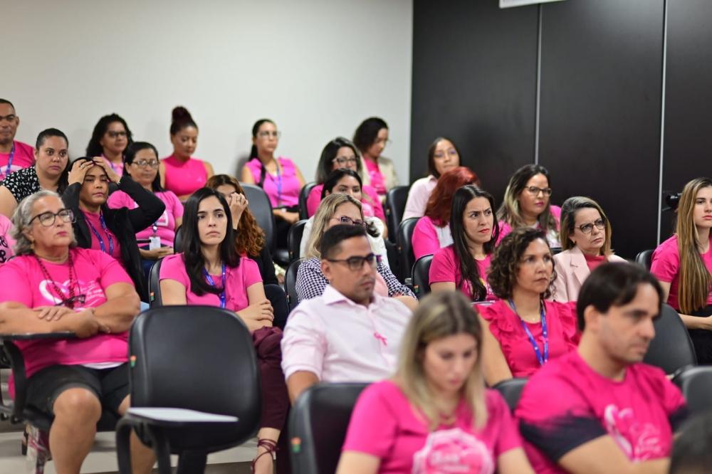 Ambulatório da Câmara realiza palestra de prevenção do câncer de mama
