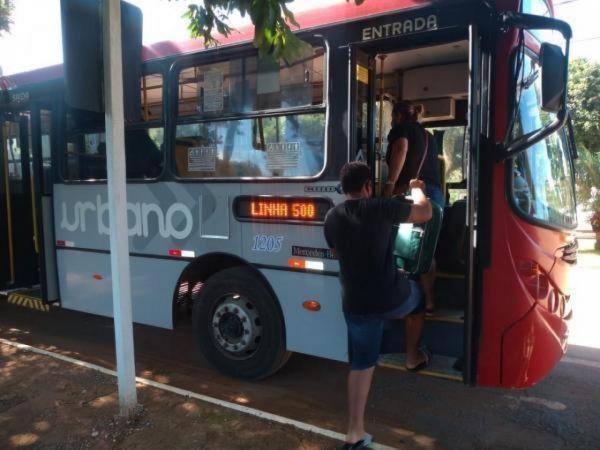 Vereador pede linha de ônibus público para atender trabalhadores do bairro Industrial Nova Prata