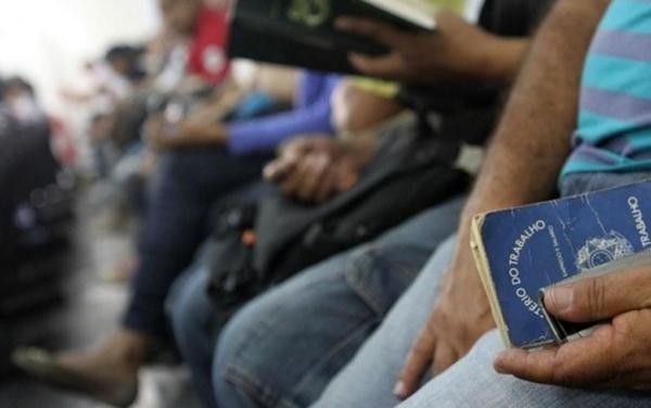 Vereadora pede programa de incentivo à contratação de pessoas em situação de vulnerabilidade