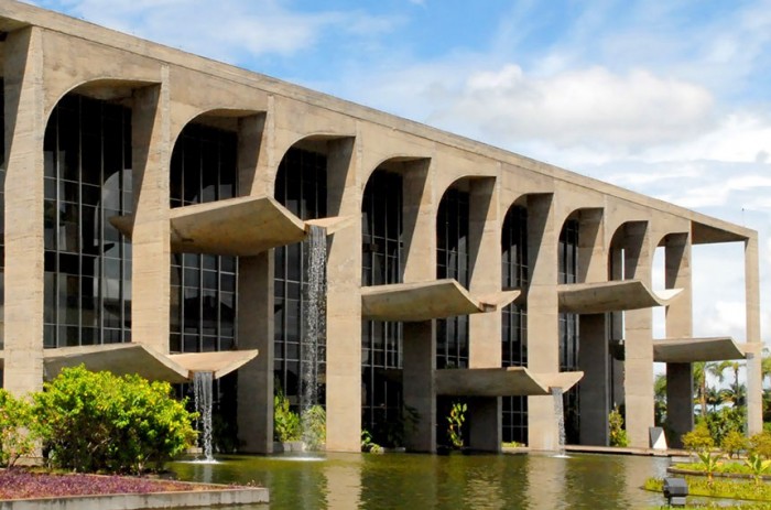 Crédito especial de R$ 126,7 milhões será dividido entre cinco ministérios