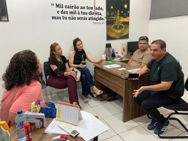 Reunião na Câmara discute melhorias em unidades escolares de Sorriso