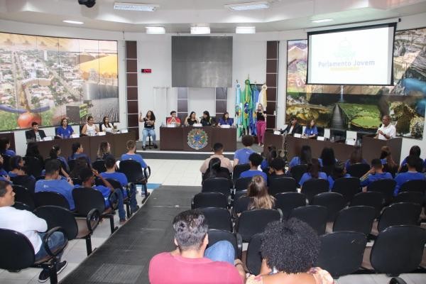 Parlamento Jovem Sorrisense realiza sessão com aprovação de moções