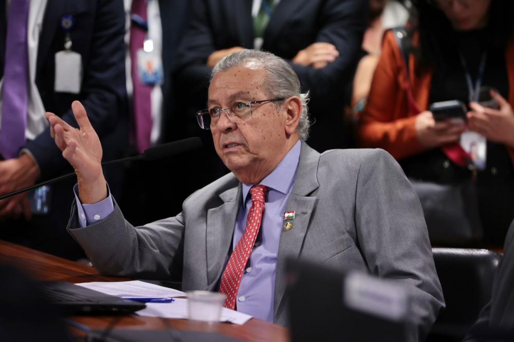 Jayme pede a ministra ampliação da Farmácia Popular e cobra vacina da dengue