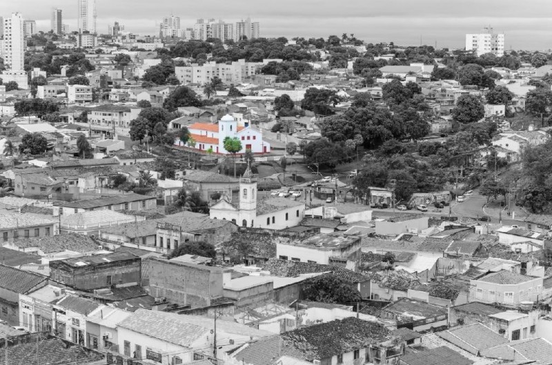Fotógrafa lança livro que documenta cotidiano da Região Central de Cuiabá