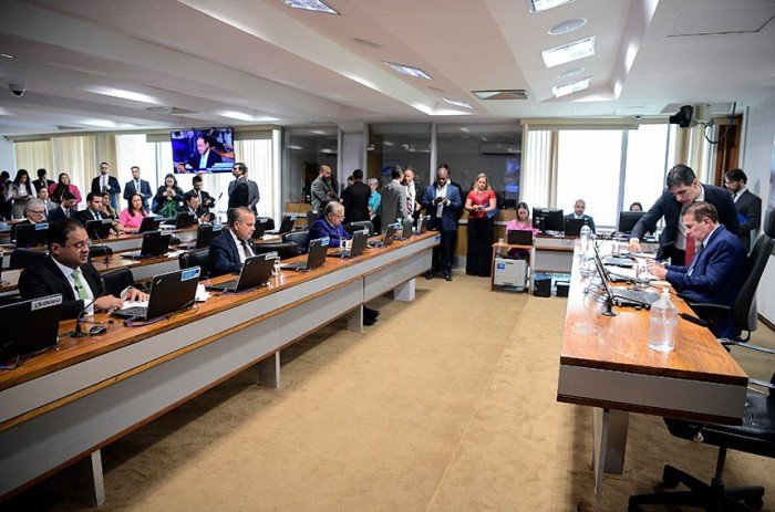 Comissão aprova jornada máxima de 30 horas semanais para psicólogos