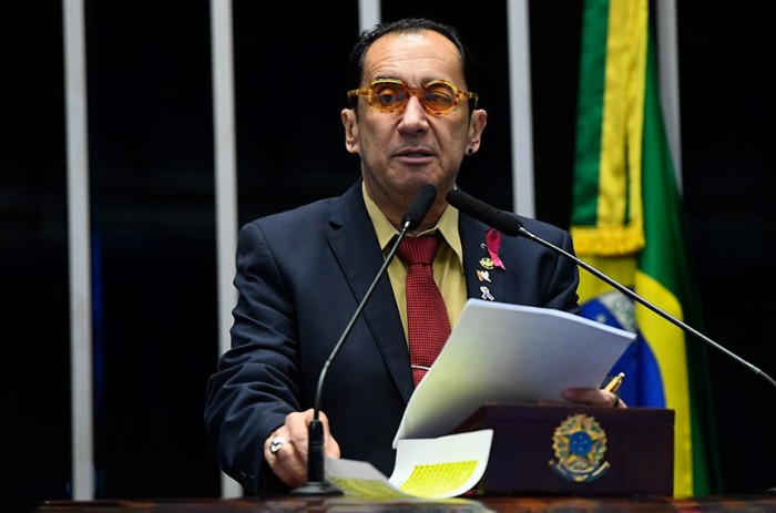 Crise na segurança pública é analisada de forma equivocada e covarde, diz Kajuru