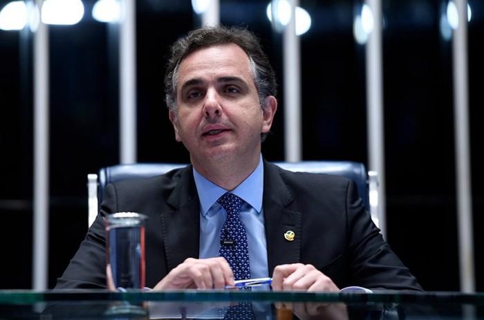 Plenário aprova programa contra filas no INSS e reajuste para policiais