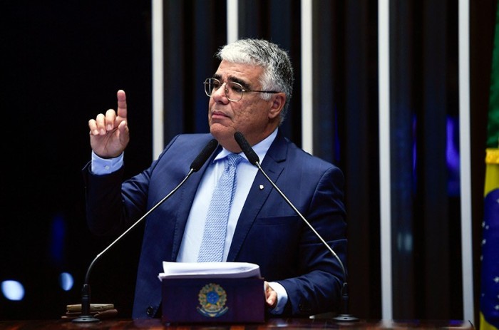 Girão diz que Santa Casa de Fortaleza passa por situação preocupante