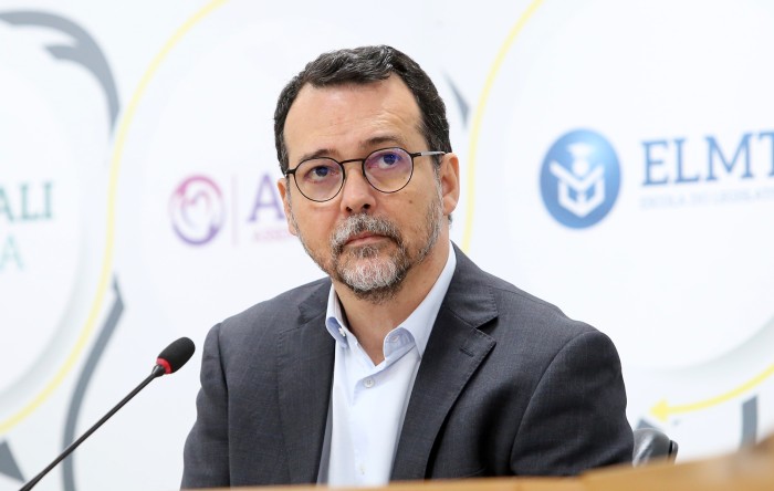 Secretário de Educação de MT presta esclarecimentos sobre fechamento de escolas e a transferência dessa responsabilidade aos municípios