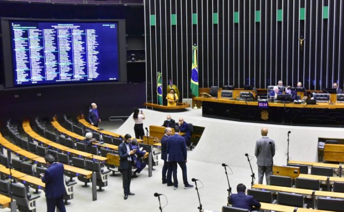 Câmara aprova urgência para projetos sobre incentivo fiscal ao Nordeste e regularização de tributos; acompanhe