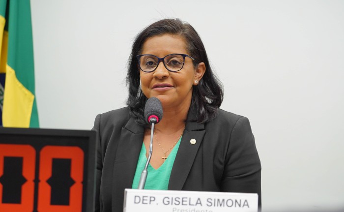 Comissão aprova obrigatoriedade de alerta sobre substância tóxica em produtos para grávidas