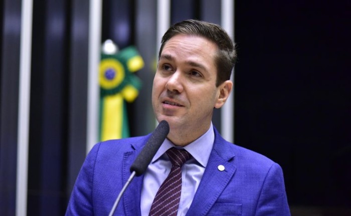 Comissão aprova obrigatoriedade de hospitais a orientarem pais sobre teste do pezinho