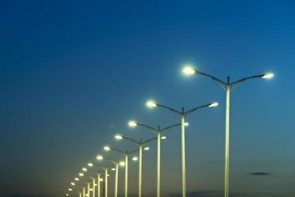 Indicação reitera pedido de continuidade na instalação de superpostes na Avenida Porto Alegre