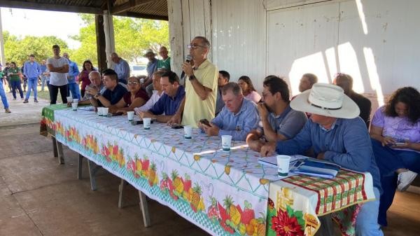Vereadores participam de reunião sobre regularização do Assentamento Jonas Pinheiro