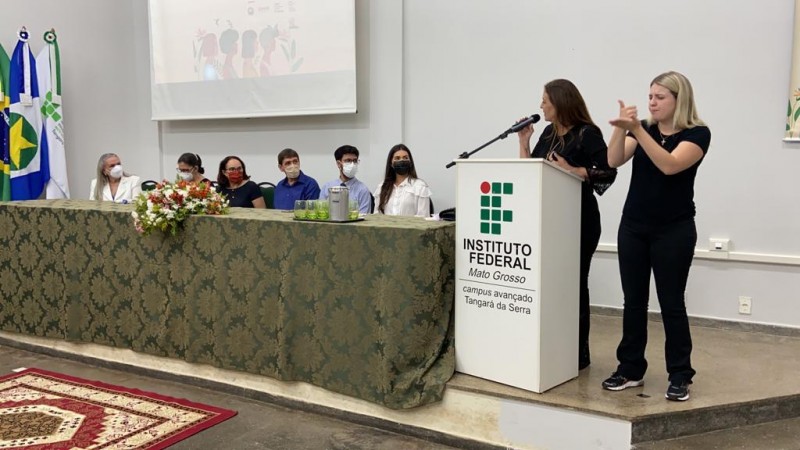 Secretária de Assistência Social participa do Seminário Políticas Públicas para e com as Mulheres
