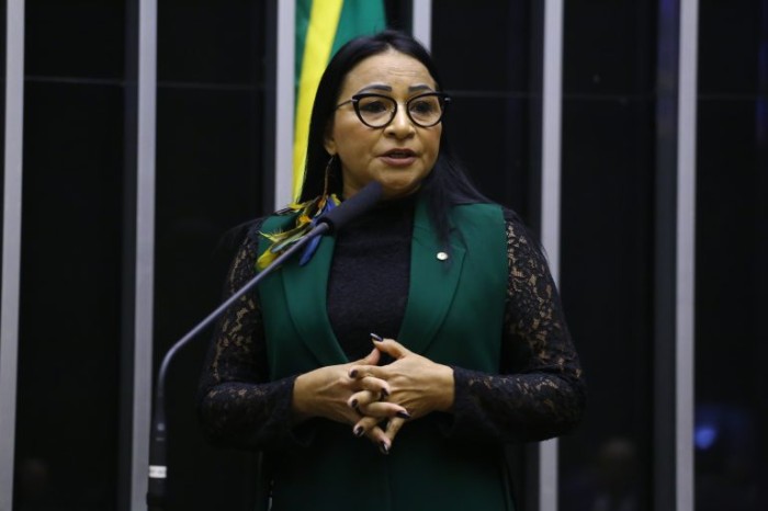 Projeto obriga empresa a manter plano de saúde de vítima de violência sexual no trabalho