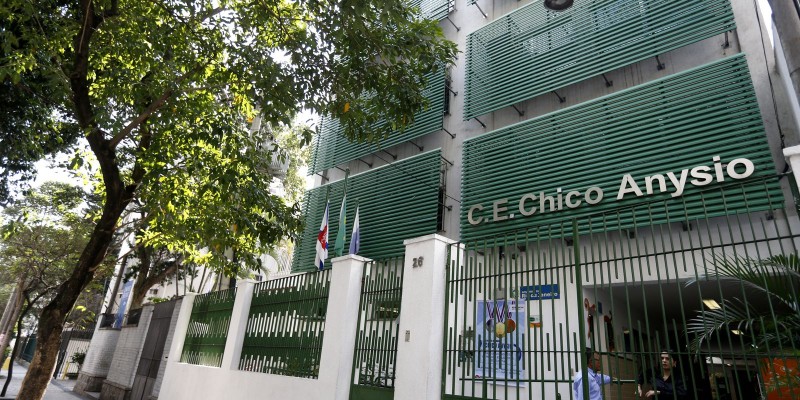 Rede estadual de ensino do Rio retoma aulas 100% presencial na segunda