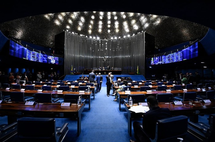 Senado autoriza nove empréstimos com garantia da União