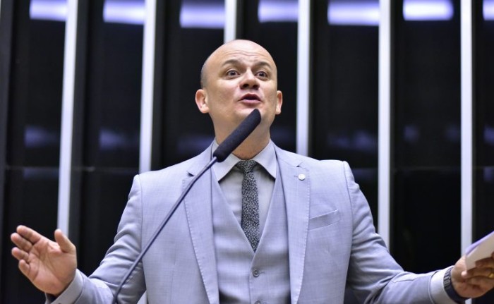 Projeto autoriza Ministério Público a iniciar processo por estelionato contra autista