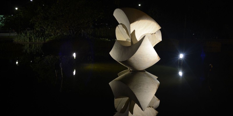 Escultura Meteoro, em frente ao Itamaraty, passará por restauração