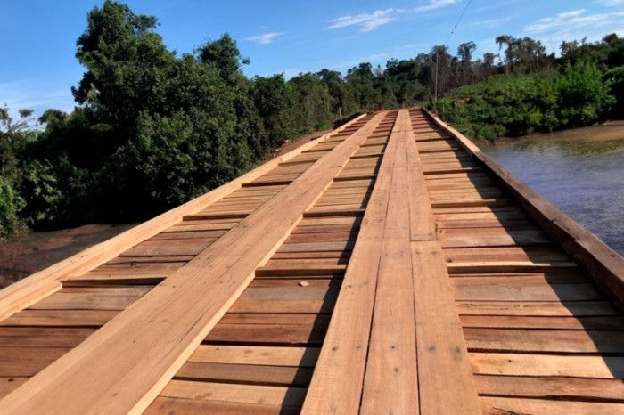 Prefeitura trabalha na recuperação de pontes do interior