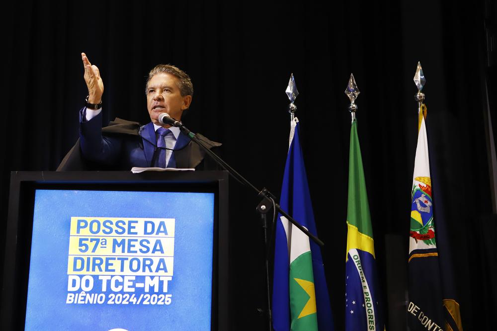 Nova Mesa Diretora do TCE é empossada: 