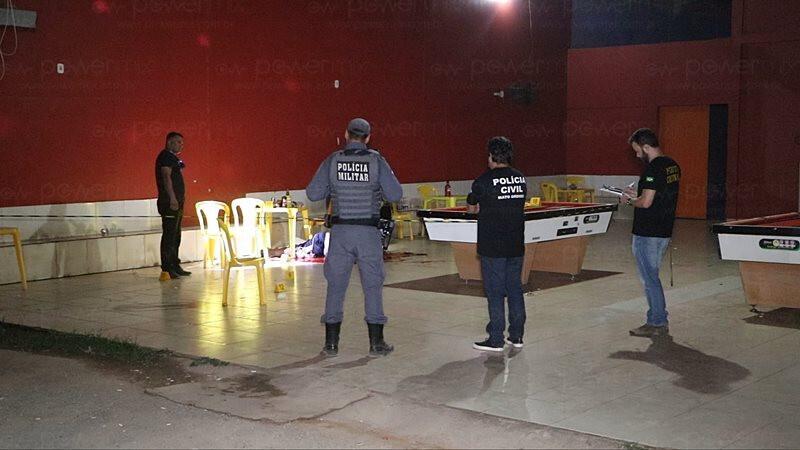 Rapaz é assassinado com nove tiros dentro de bar no interior de MT 