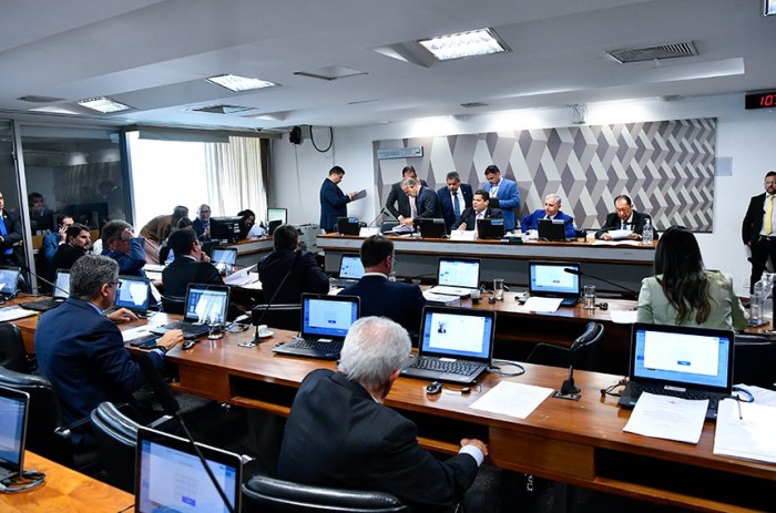 CCJ aprova aumento de pena para crimes contra crianças e adolescentes