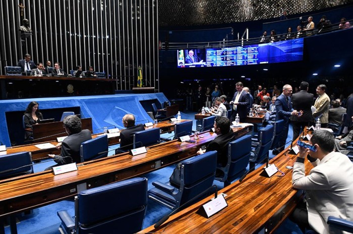 Sessão vai comemorar Campanha do Laço Branco, pelo fim da violência contra mulher