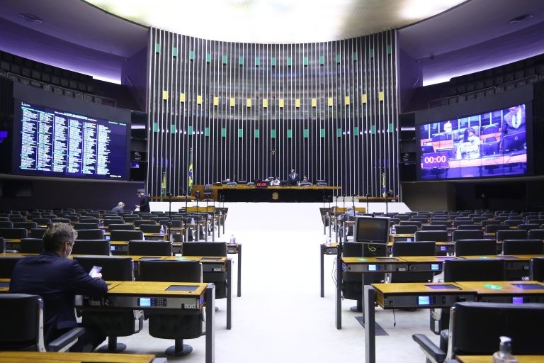 Câmara aprova dois acordos para a Defesa e outro na proteção nuclear; acompanhe