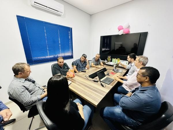 Vereadores cobram solução para a água suja fornecida no Mário Raiter