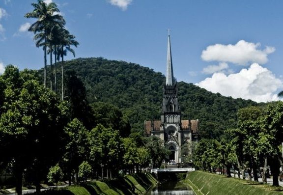 Comissão aprova projetos que homenageiam Petrópolis e outras três cidades