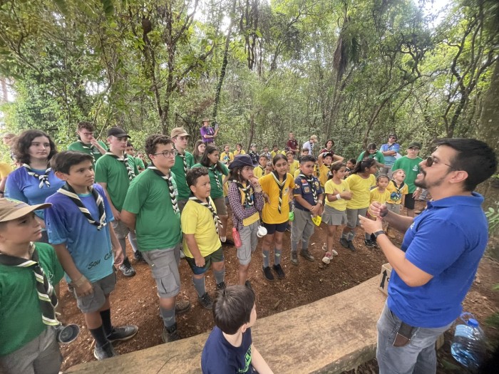 Horto Municipal recebeu grupo de escoteiros em atividades de conscientização e preservação