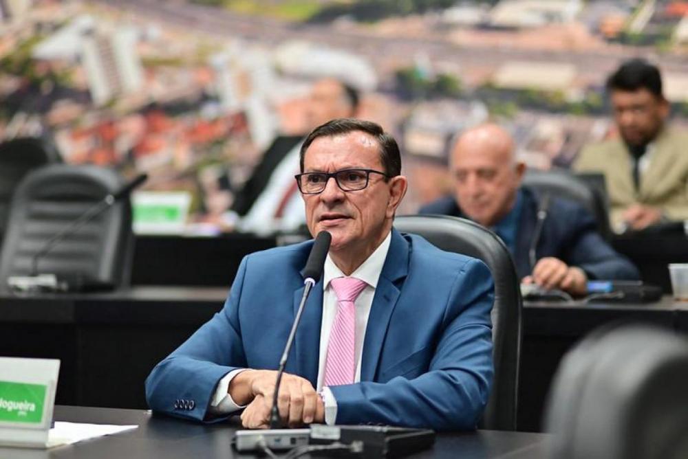 Vereador denuncia descumprimento com verbas da educação à PGJ