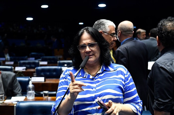 Aprovada urgência para projeto que agrava pena de crime contra criança