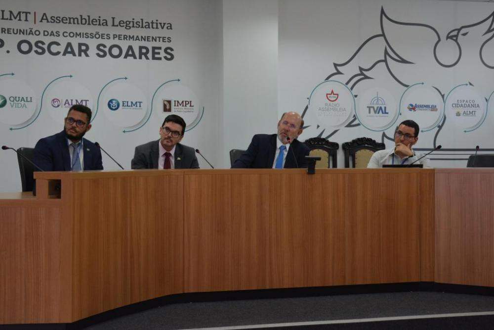 Analistas da SEFAZ se destacam em apresentação à ALMT da metodologia utilizada para calcular as receitas previstas para 2024