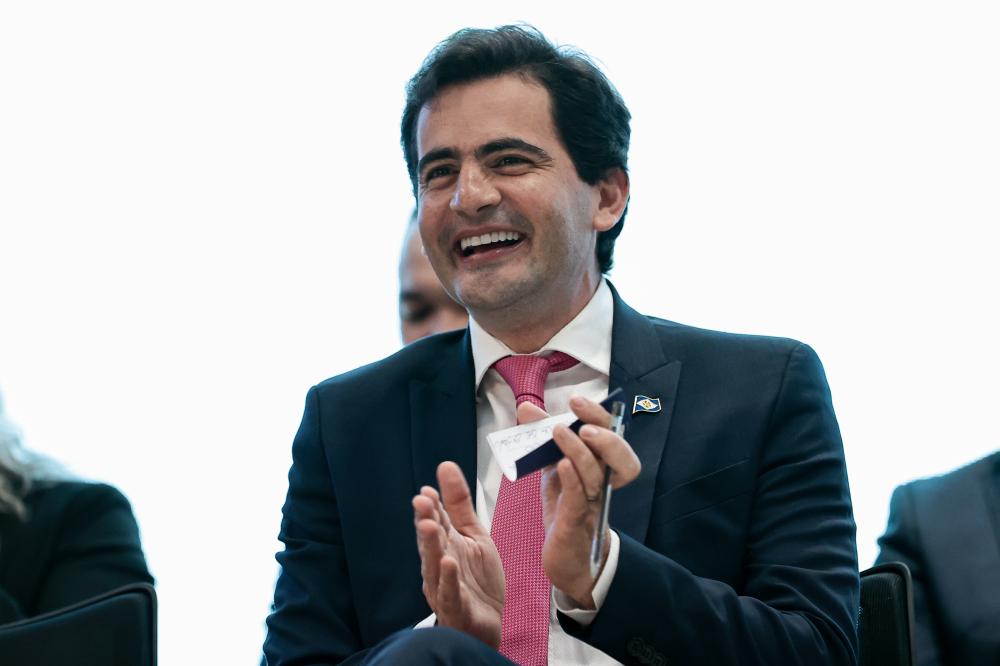 Fávio Garcia deixa Casa Civil e volta à Câmara por três dias 