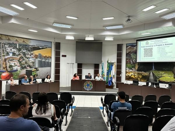 Projeto da LOA 2024 é debatida em audiência pública na Câmara de Vereadores